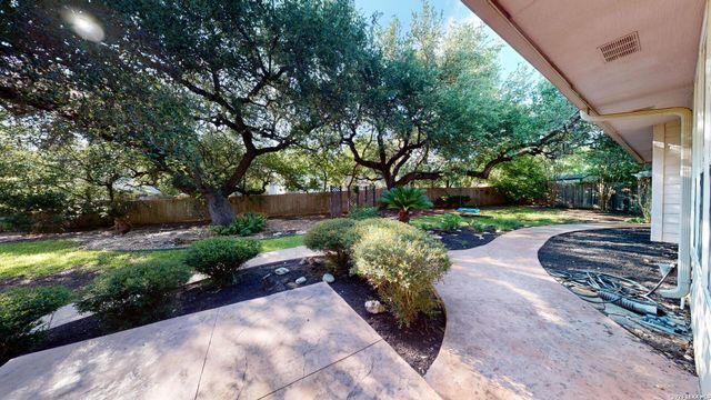 220 Nandina Ct, Cibolo, TX 78108