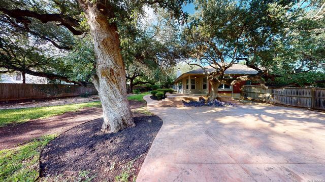 220 Nandina Ct, Cibolo, TX 78108
