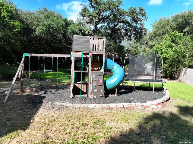 220 Nandina Ct, Cibolo, TX 78108