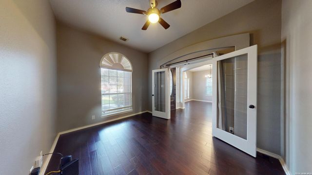 220 Nandina Ct, Cibolo, TX 78108