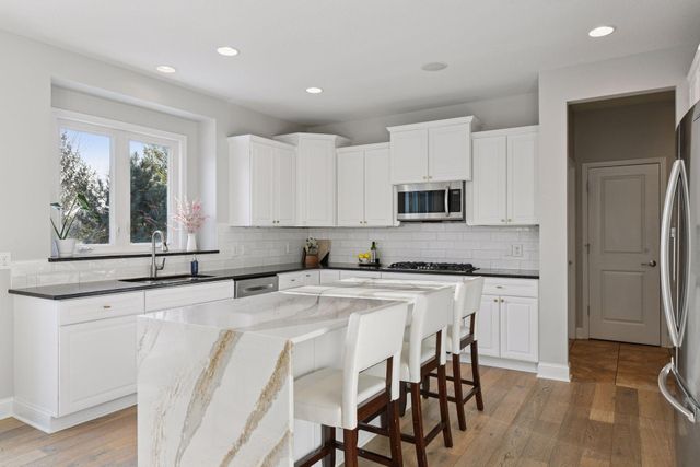 7135 Gunflint Trail, Chanhassen, MN 55317