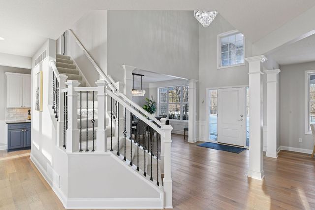 7135 Gunflint Trail, Chanhassen, MN 55317