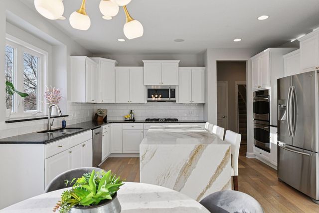 7135 Gunflint Trail, Chanhassen, MN 55317