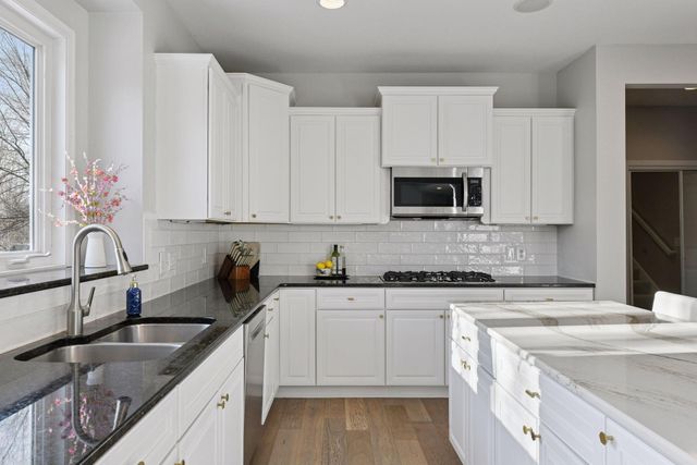 7135 Gunflint Trail, Chanhassen, MN 55317