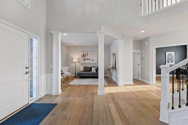 7135 Gunflint Trail, Chanhassen, MN 55317