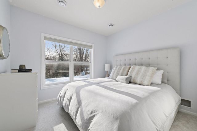 7135 Gunflint Trail, Chanhassen, MN 55317