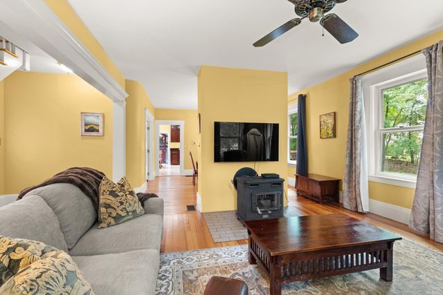 1 Brookside Rd, Westford, MA 01886