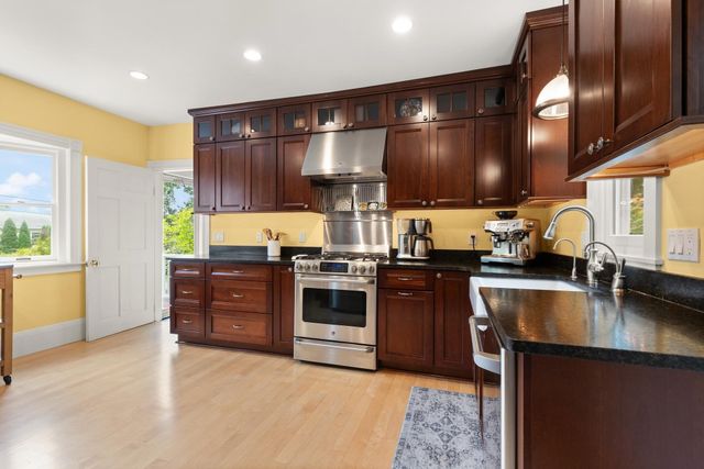 1 Brookside Rd, Westford, MA 01886
