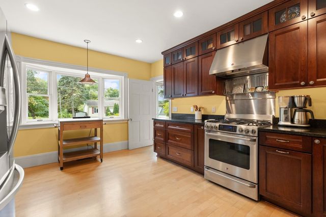 1 Brookside Rd, Westford, MA 01886
