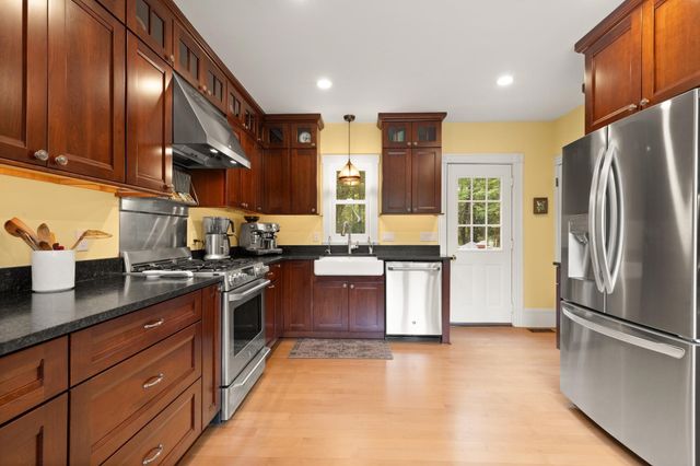1 Brookside Rd, Westford, MA 01886