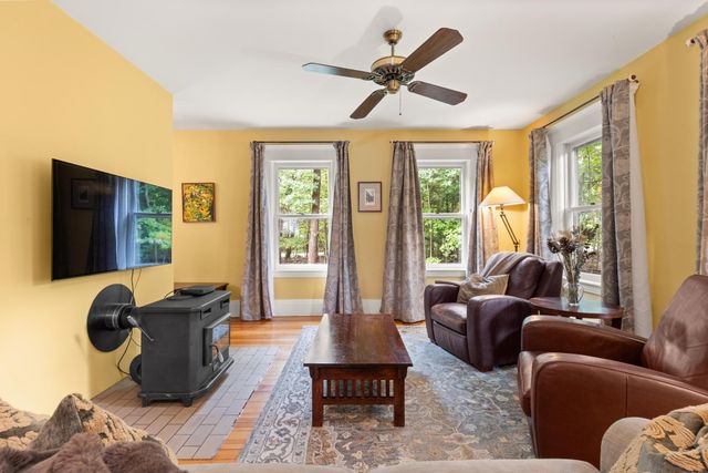 1 Brookside Rd, Westford, MA 01886
