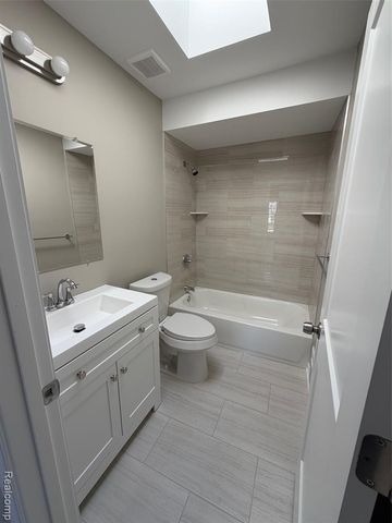 21058 Atlantic Avenue, Warren, MI 48091