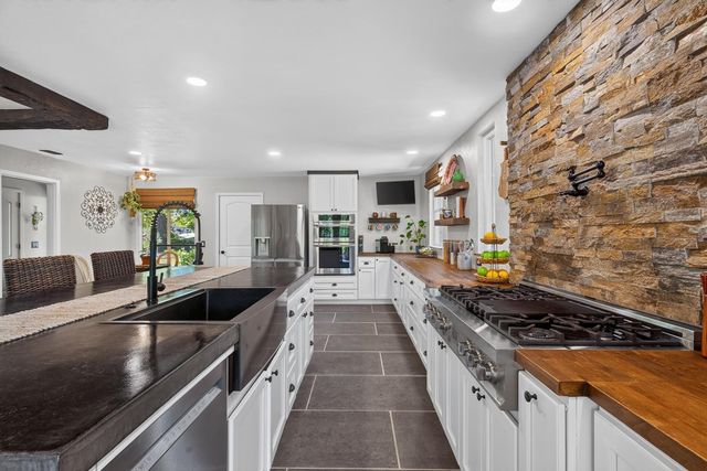 2648 Riviera Cir, El Dorado Hills, CA 95762