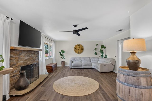 2648 Riviera Cir, El Dorado Hills, CA 95762