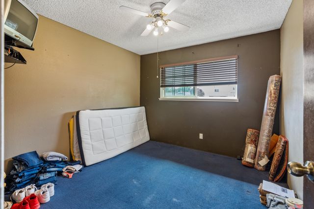 1722 W La Vida, Visalia, CA 93277