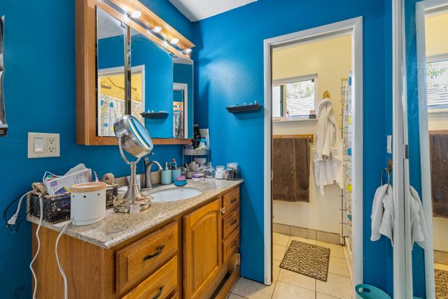 1722 W La Vida, Visalia, CA 93277