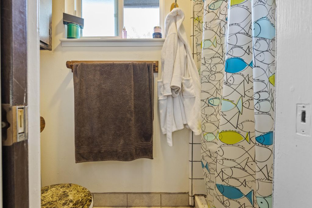 Image 21 of property listing at 1722 W La Vida, Visalia, CA 93277