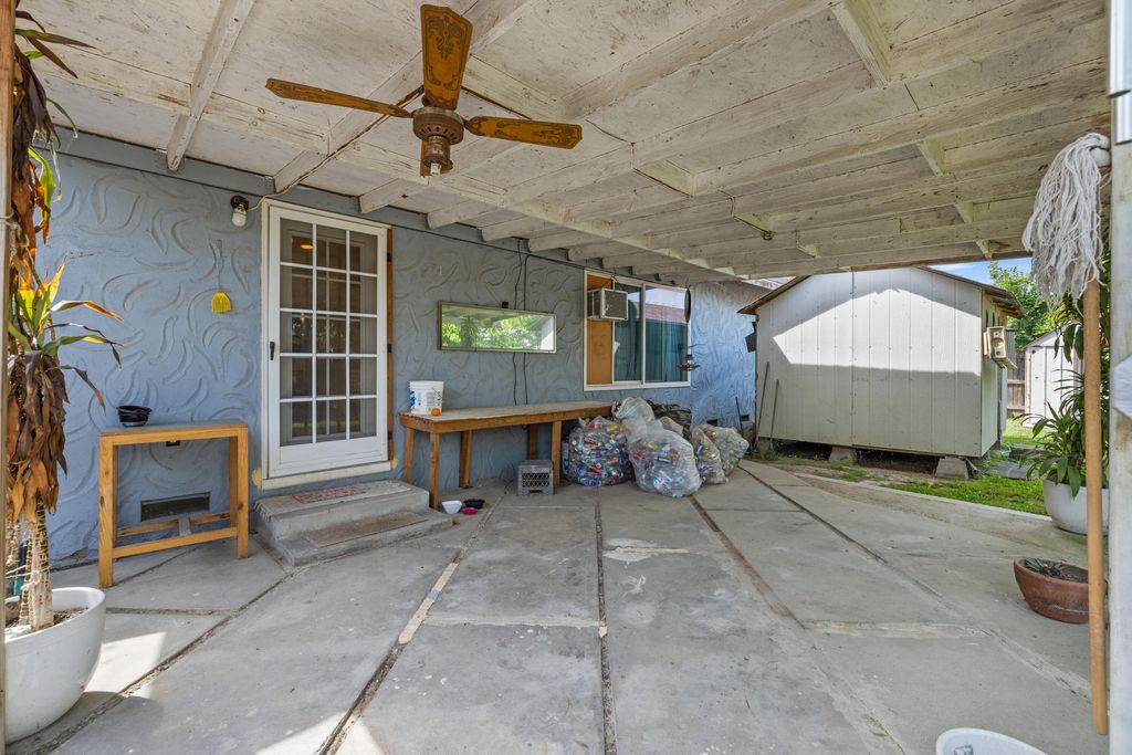 Image 28 of property listing at 1722 W La Vida, Visalia, CA 93277