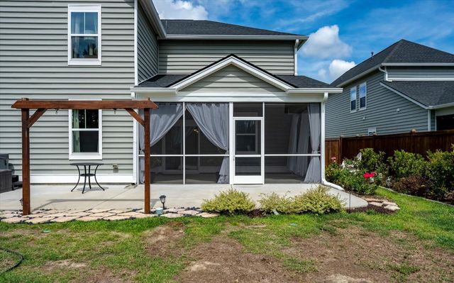 233 Narrowleaf Avenue, Summerville, SC 29485