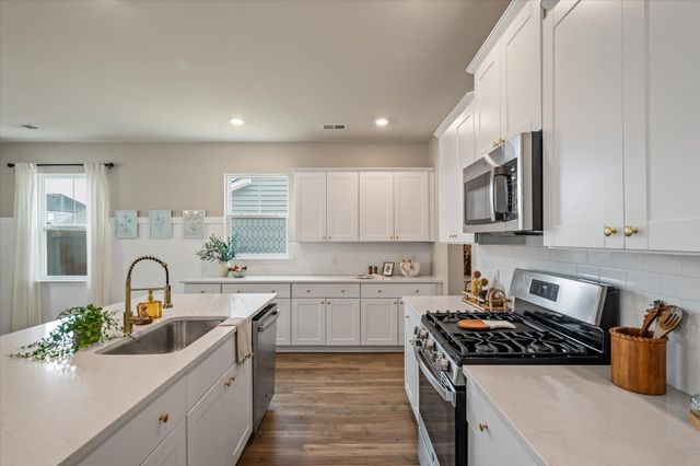 233 Narrowleaf Avenue, Summerville, SC 29485