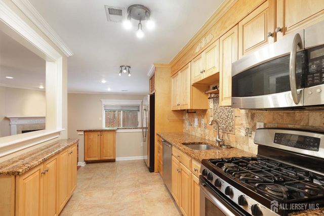 117 Lexington Circle, Matawan, NJ 07747