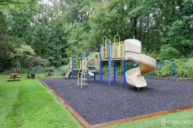 117 Lexington Circle, Matawan, NJ 07747
