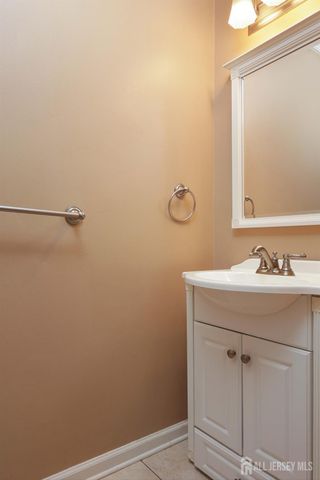 117 Lexington Circle, Matawan, NJ 07747