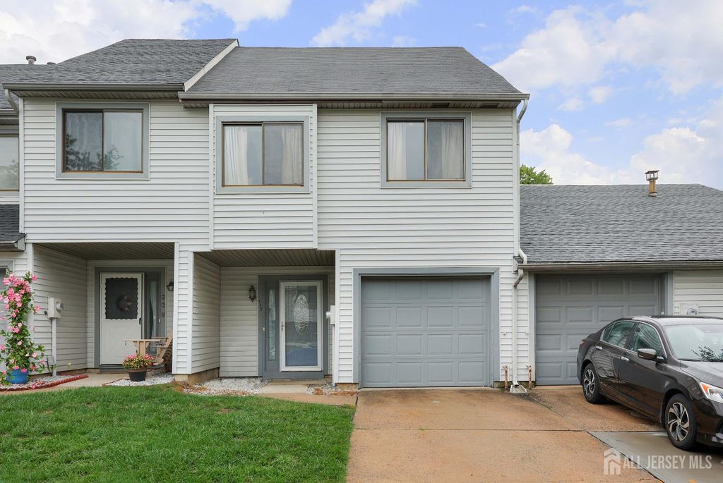 117 Lexington Circle, Matawan, NJ 07747