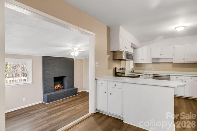 64 Pleasant Ridge Drive, Asheville, NC 28805