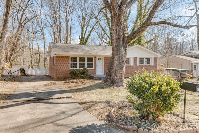 64 Pleasant Ridge Drive, Asheville, NC 28805