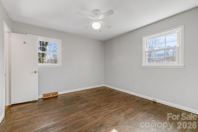 64 Pleasant Ridge Drive, Asheville, NC 28805