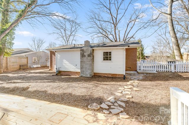 64 Pleasant Ridge Drive, Asheville, NC 28805