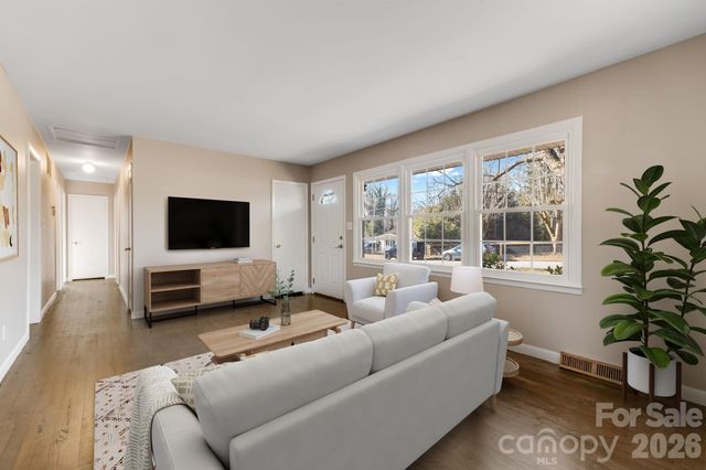 64 Pleasant Ridge Drive, Asheville, NC 28805