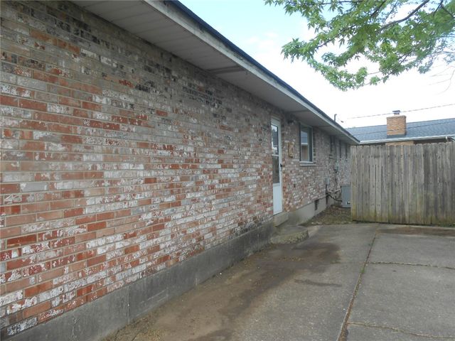 327 Reichard Drive, Vandalia, OH 45377