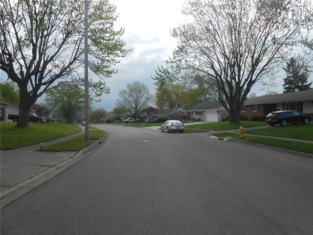 327 Reichard Drive, Vandalia, OH 45377