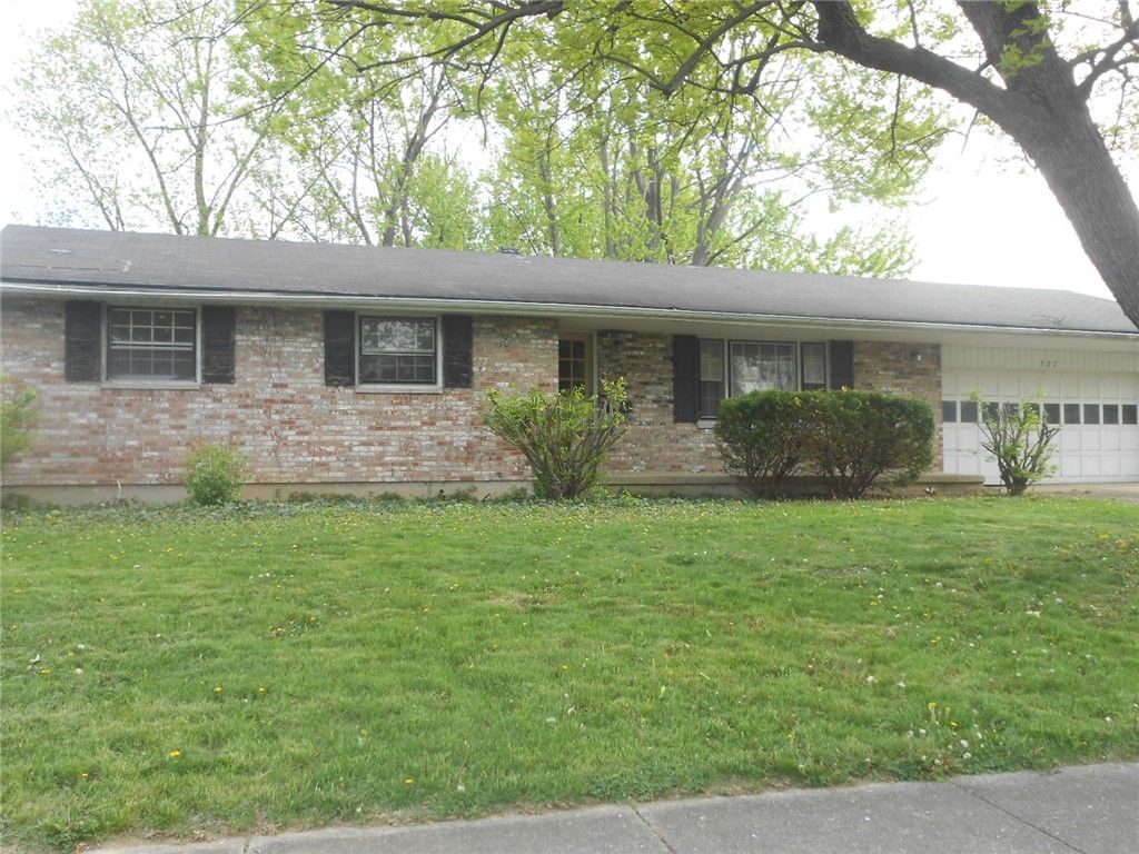 327 Reichard Drive, Vandalia, OH 45377