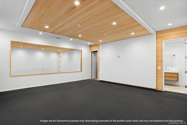 39 Topping Field Court, Bridgehampton, NY 11932