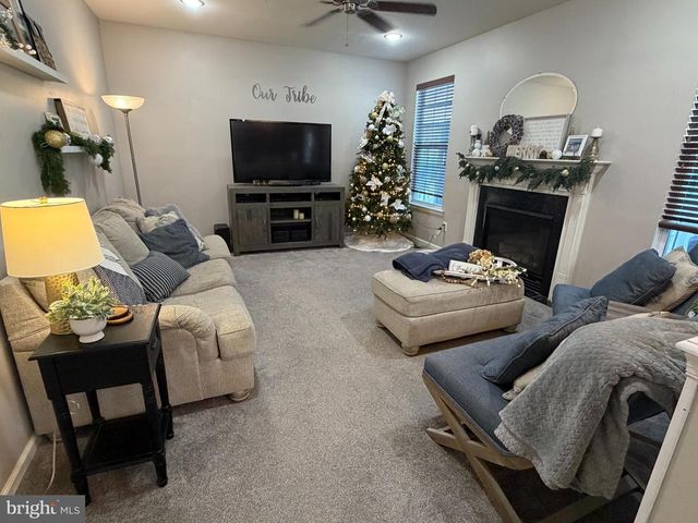 640 IRONWOOD DR, Williamstown, NJ 08094