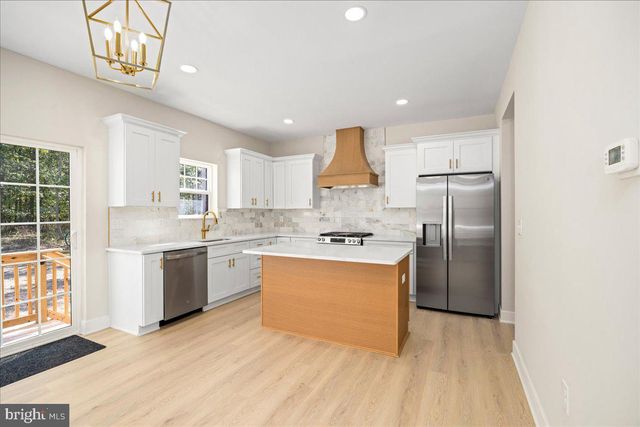 106 BLUE ANCHOR RD, Sicklerville, NJ 08081