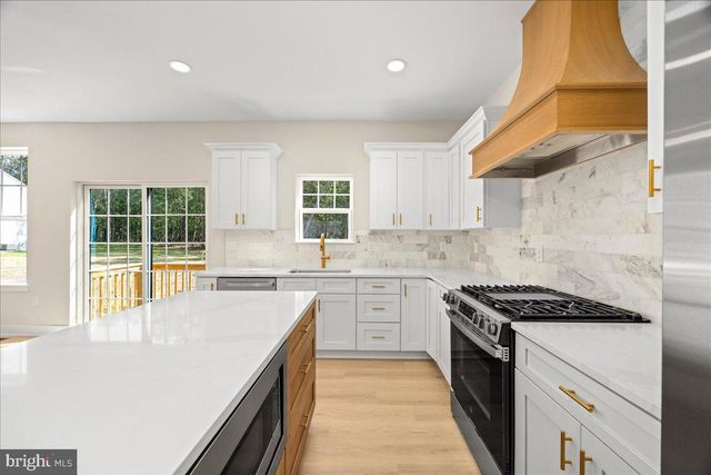 106 BLUE ANCHOR RD, Sicklerville, NJ 08081