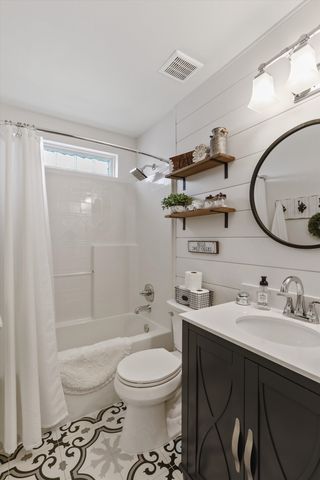 6709 S Moran View St, Spokane, WA 99224