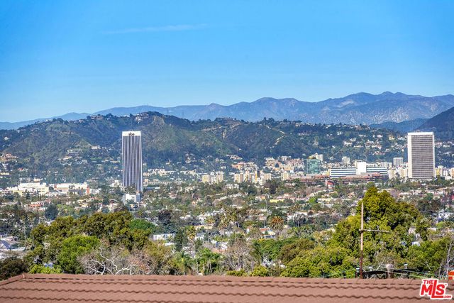 5322 Weatherford Drive, Los Angeles, CA 90008