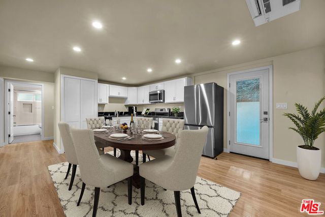 5322 Weatherford Drive, Los Angeles, CA 90008