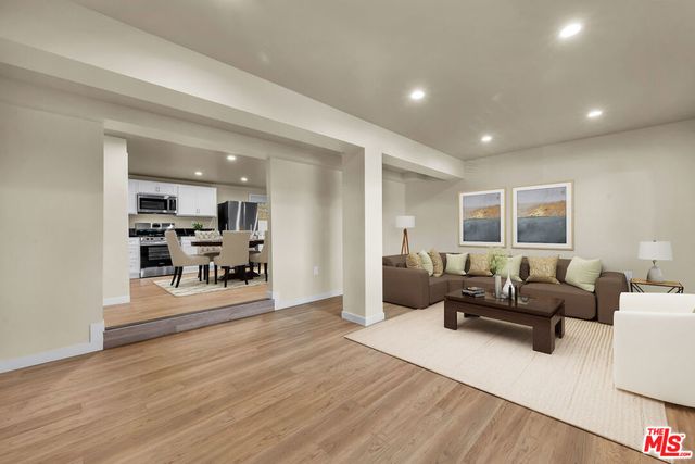 5322 Weatherford Drive, Los Angeles, CA 90008