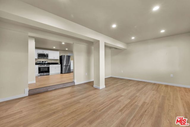 5322 Weatherford Drive, Los Angeles, CA 90008