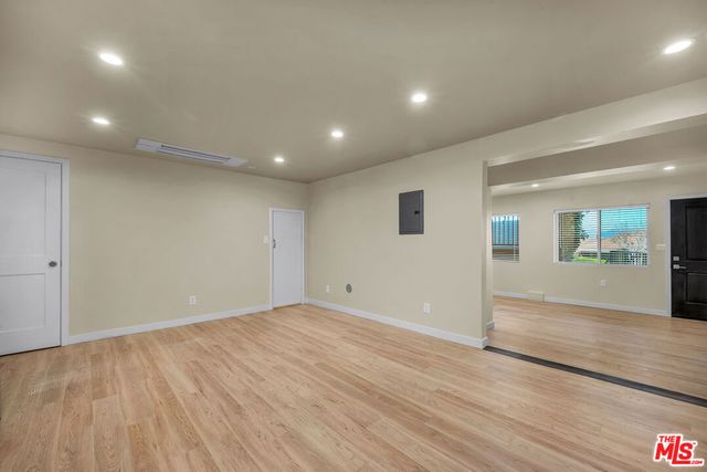 5322 Weatherford Drive, Los Angeles, CA 90008