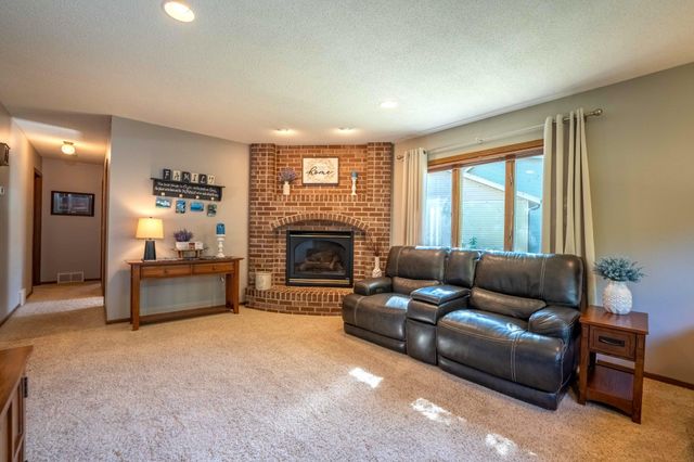 712 W Circle Drive, Montgomery, MN 56069