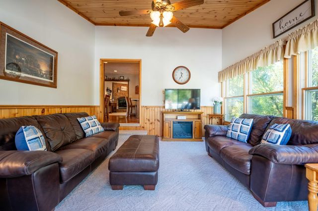 712 W Circle Drive, Montgomery, MN 56069