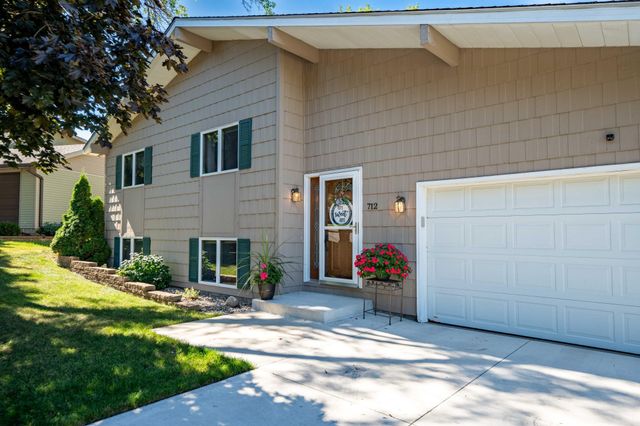 712 W Circle Drive, Montgomery, MN 56069