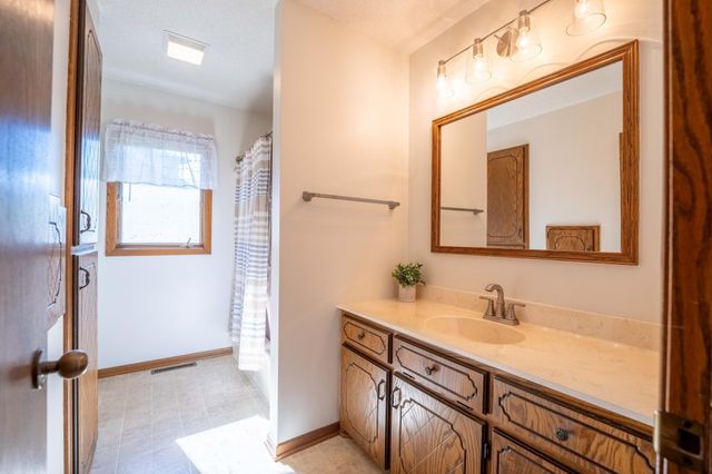 712 W Circle Drive, Montgomery, MN 56069